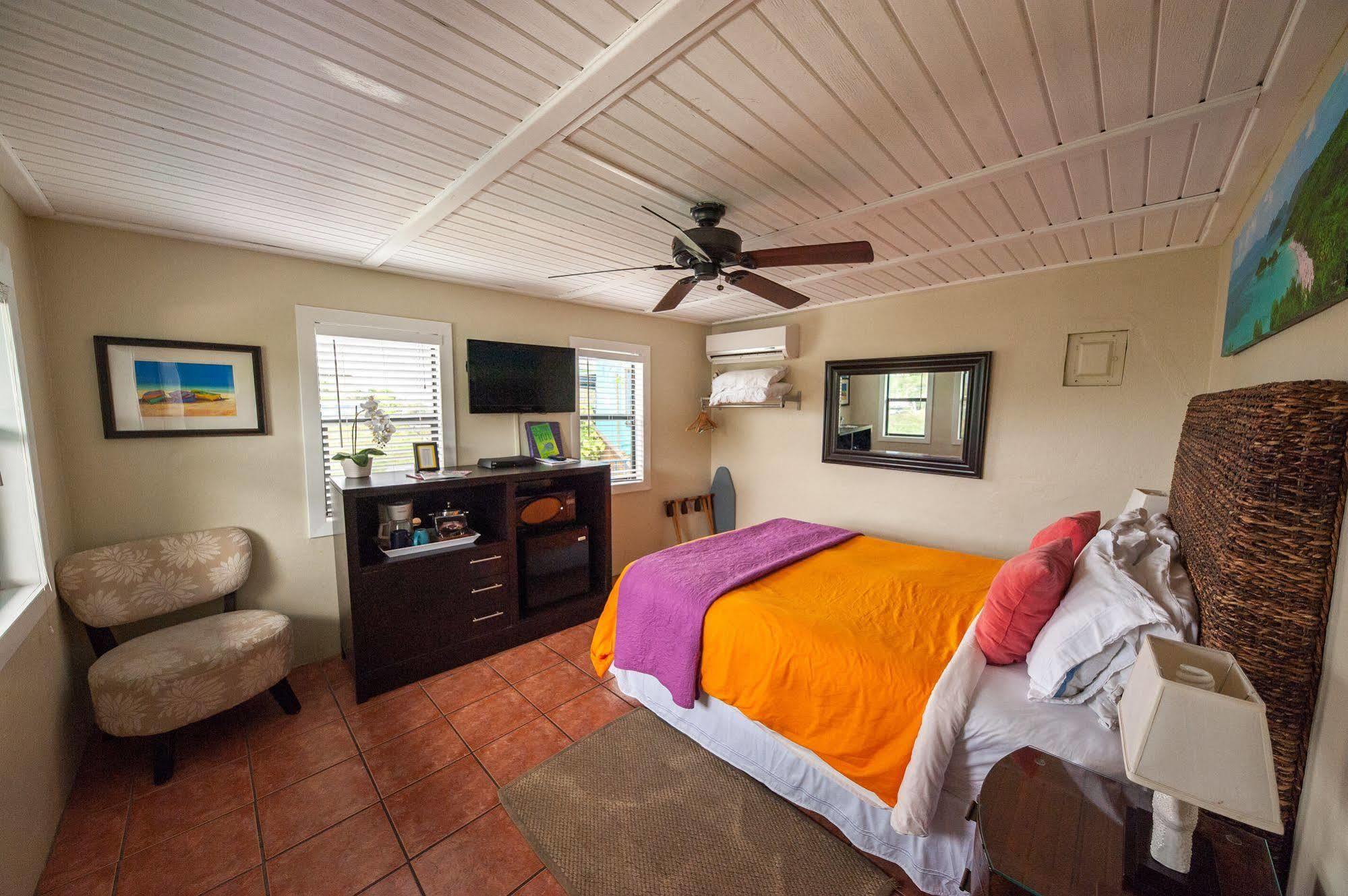 St. John Inn Cruz Bay Экстерьер фото